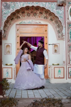 Embrace the harmonious love in these pre-wedding portraits filled with radiance. Studio Kings Photography showcases the connection and sophistication that radiate.