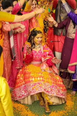 Witness the strengthening of family ties during the Haldi ceremony. Studio Kings Photography captures the emotional connections and traditions that define this ritual.